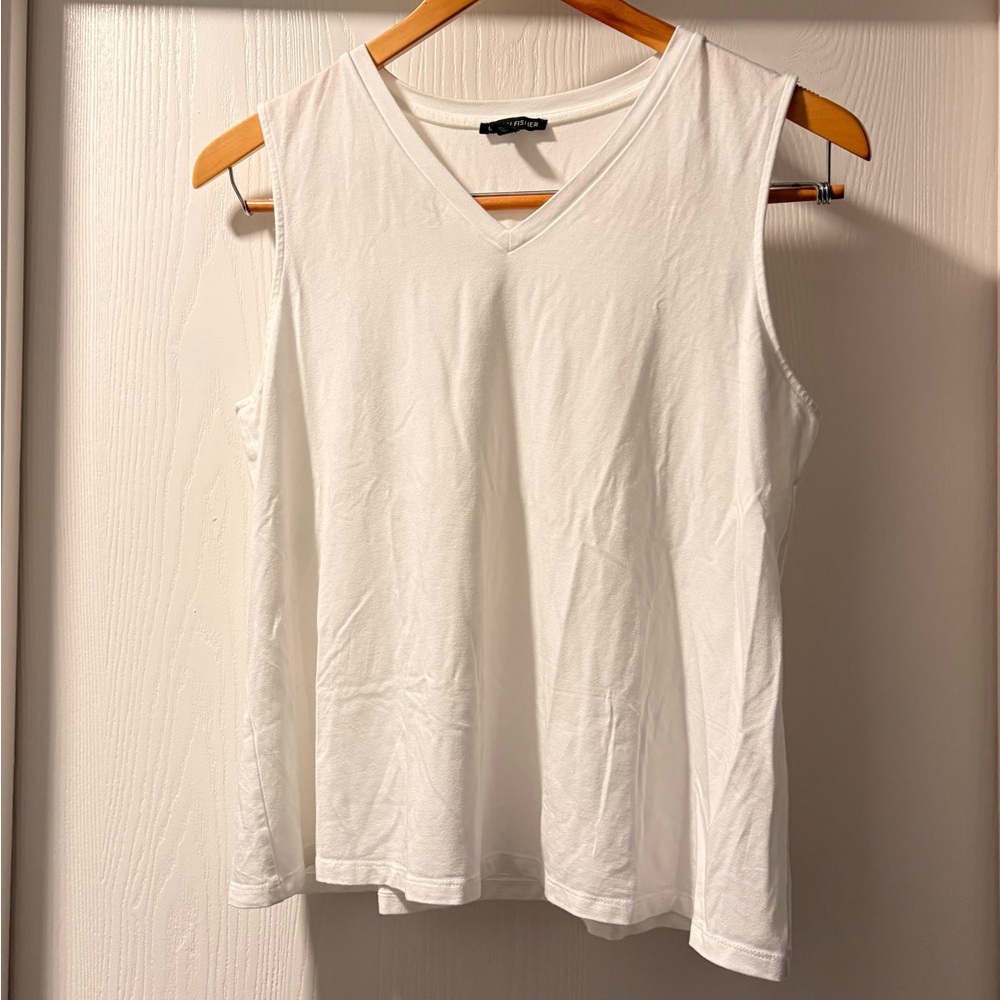 Eileen Fisher White V-Neck Tank Top. Size M